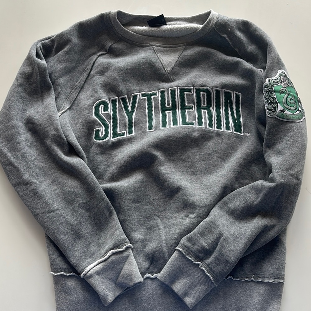 Universal Studios Harry Potter Slytherin Gray Sweater